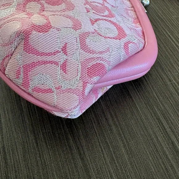 Coach Kisslock Wristlet Pink Lurex Signature C - Picture 11 of 12